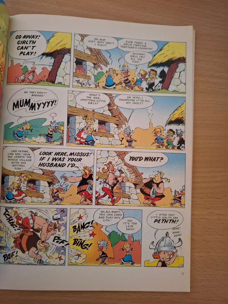 Asterix and The Secret Weapon - Goscinny and Uderzo (Book 32) Paperback