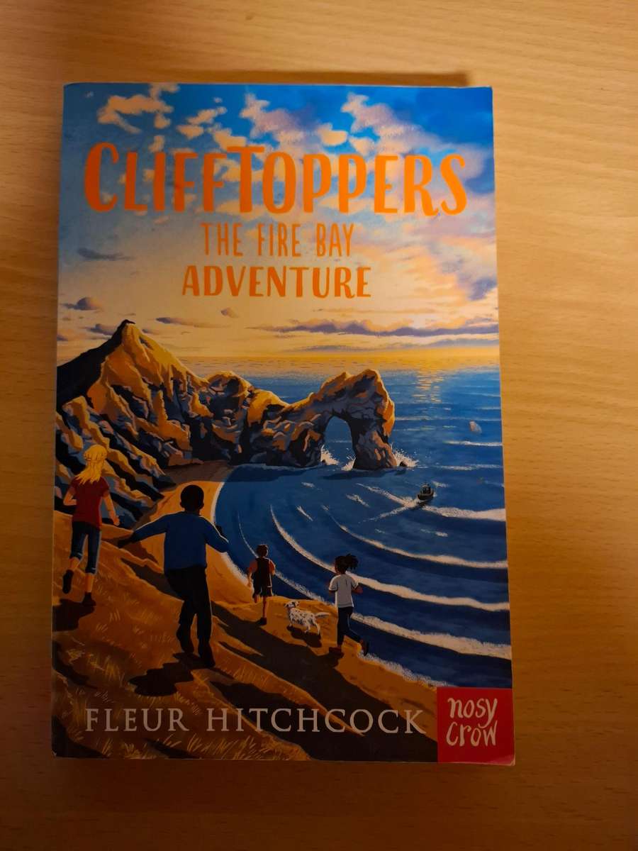 Clifftoppers - The Fire Bay Adventure : Fleur Hitchcock  (Paperback)