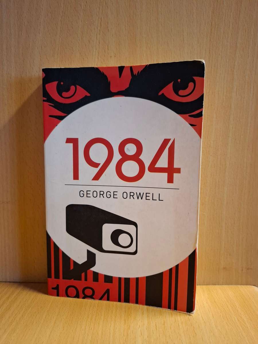 1984 by George Orwell  (Paperback)