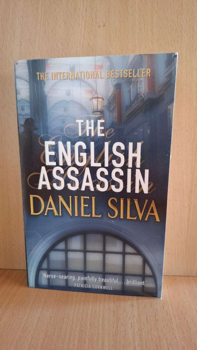 The English Assassin : Daniel Silva  (Paperback)