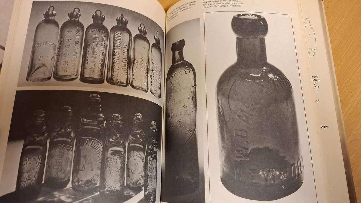The Book of Bottle Collecting : Doreen Beck  (Hardcover)
