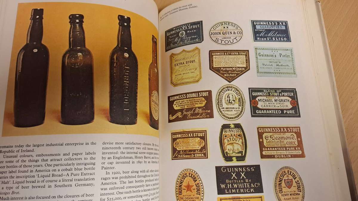 The Book of Bottle Collecting : Doreen Beck  (Hardcover)