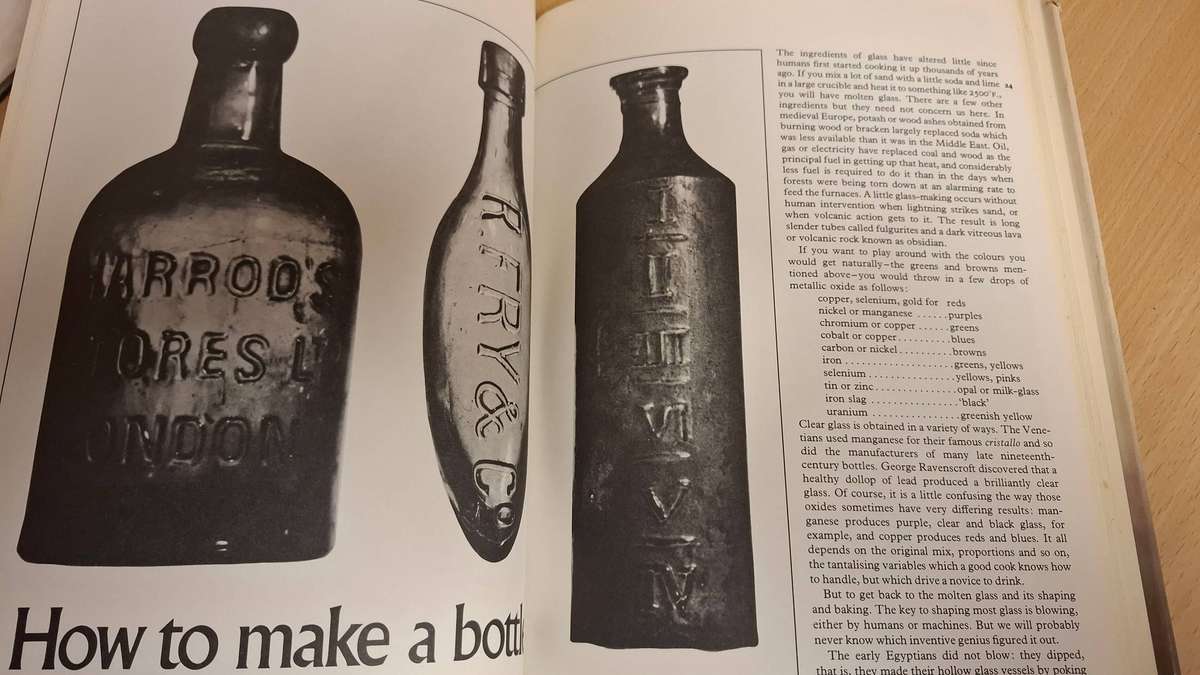 The Book of Bottle Collecting : Doreen Beck  (Hardcover)