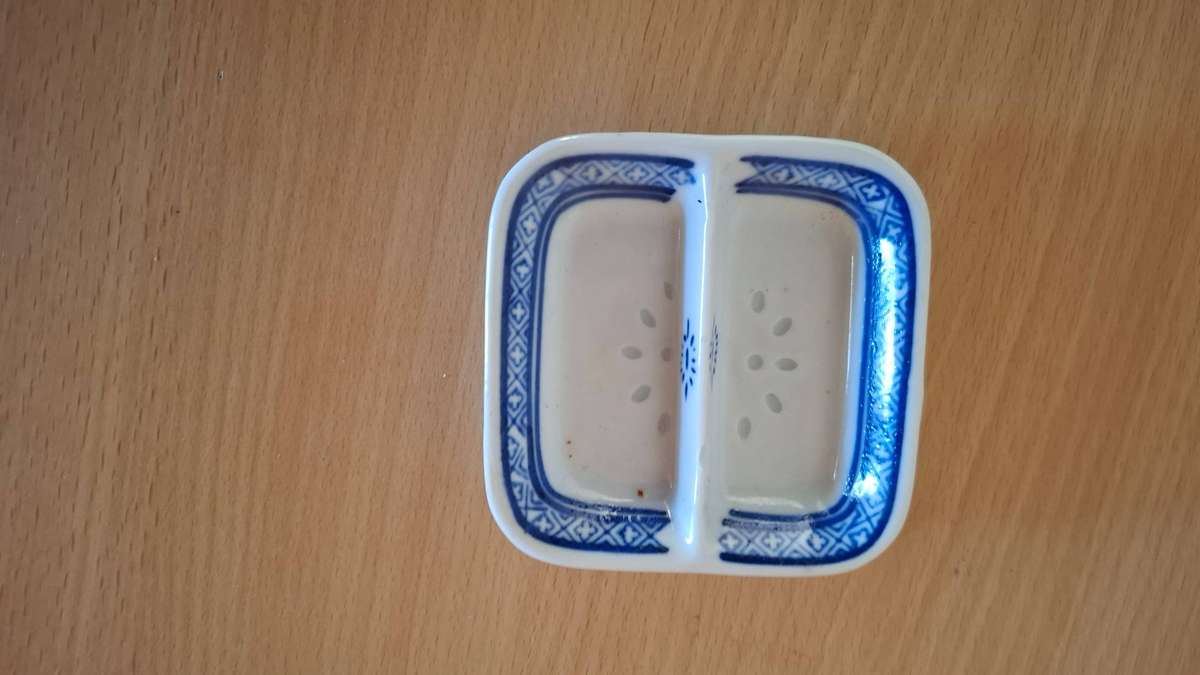 Small Blue & White Chinese Sauce Dish  (8cm x 8cm)