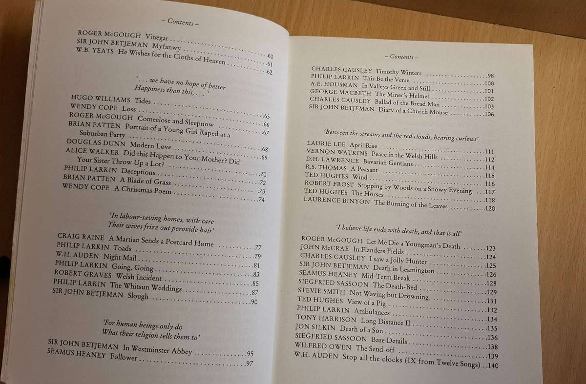 The Nation`s Favourite Twentieth Century Poems (Foreword by Griff Rhys Jones) Paperback