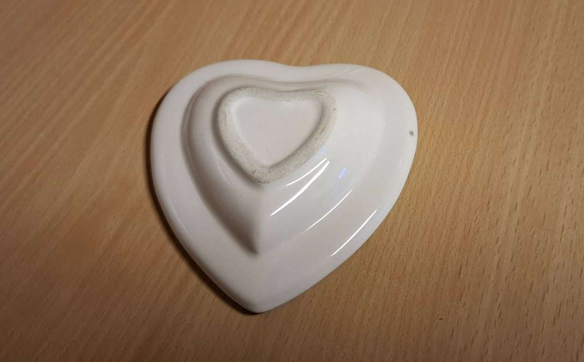 Small Ceramic Heart Shaped Pin Dish (11cm x 11cm)