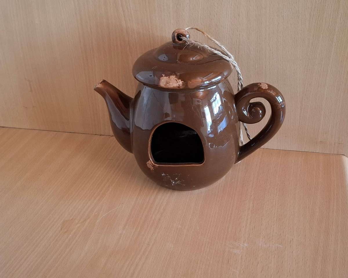 Stoneware Teapot Shape Bird Feeder
