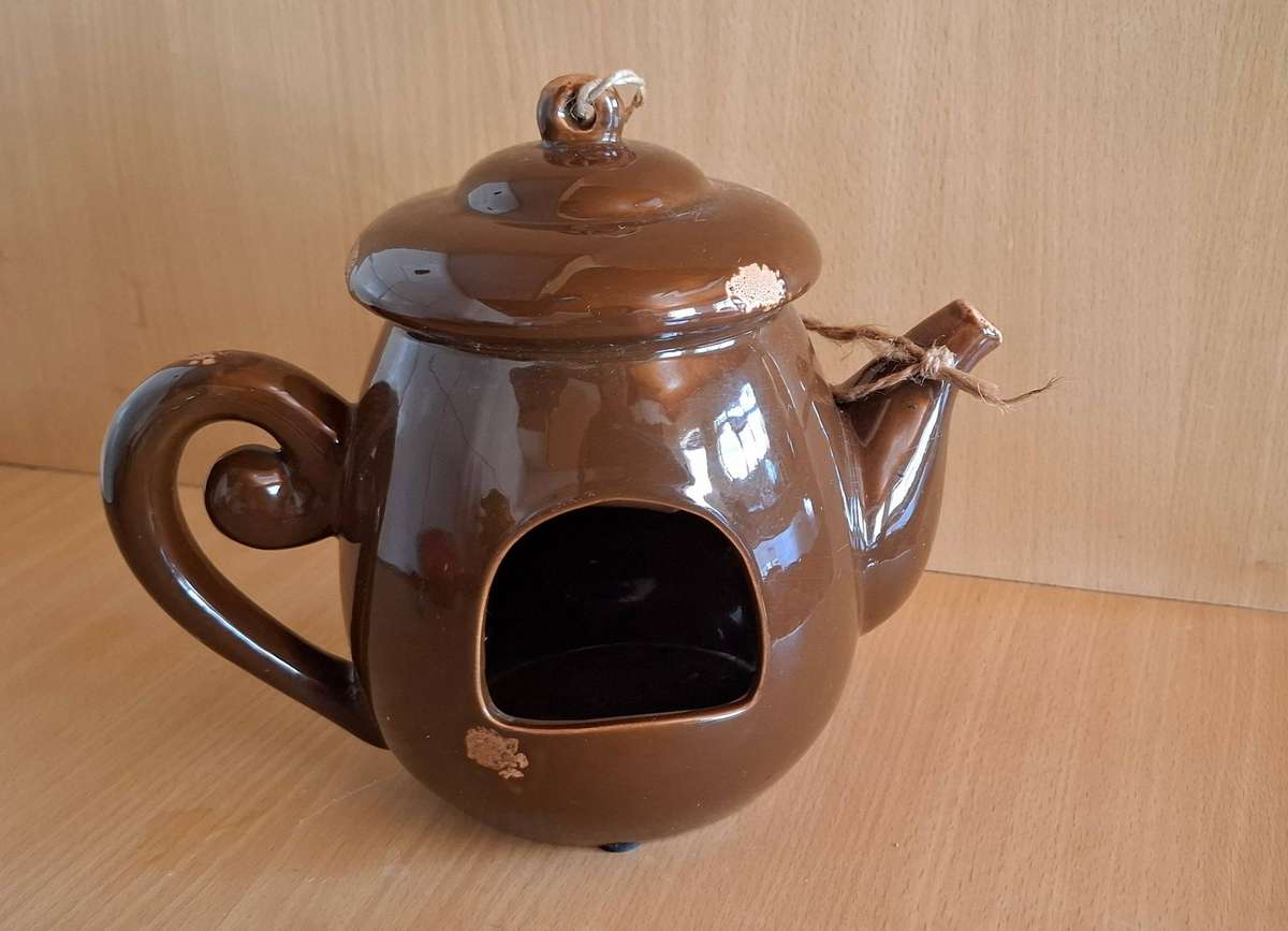 Stoneware Teapot Shape Bird Feeder