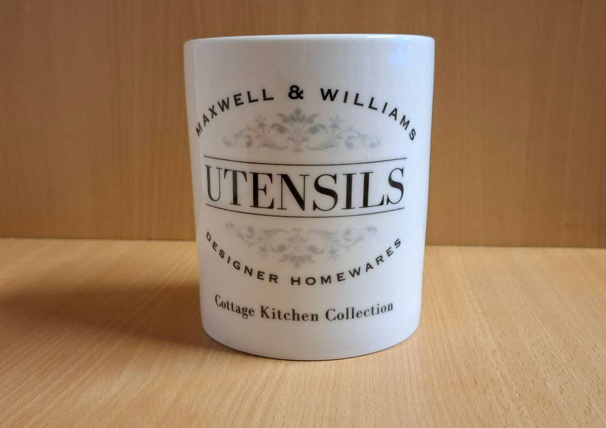 Maxwell & Williams Porcelain Utensils Holder