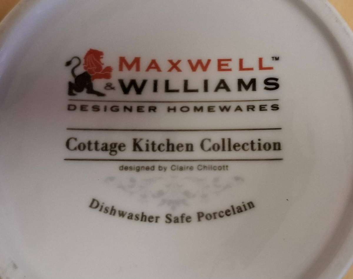 Maxwell & Williams Porcelain Utensils Holder