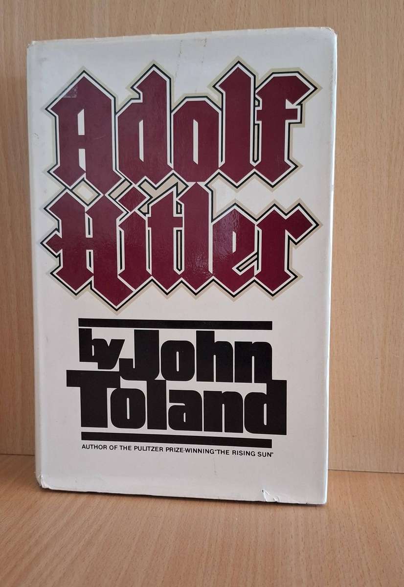 Adolf Hitler by John Toland (Hardcover)