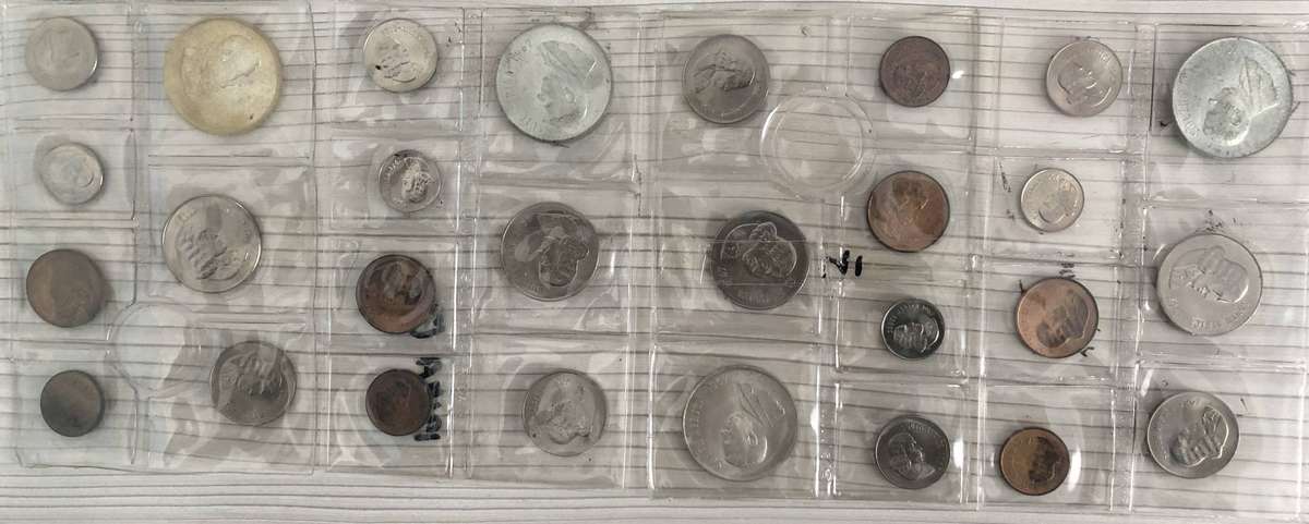 4 x Uncirculated 1967 Mint Sets with Silver R1. Sold together