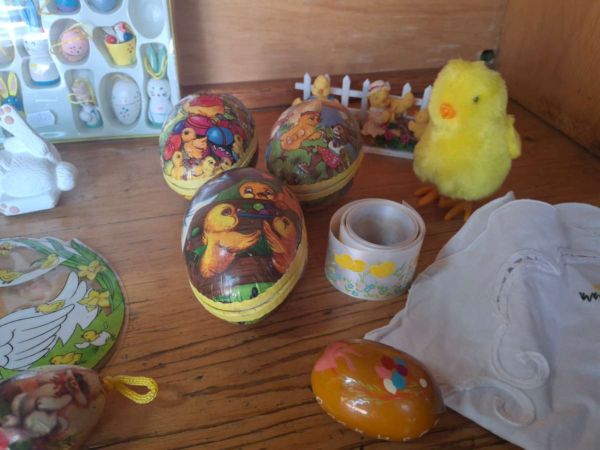 Cute easter display items