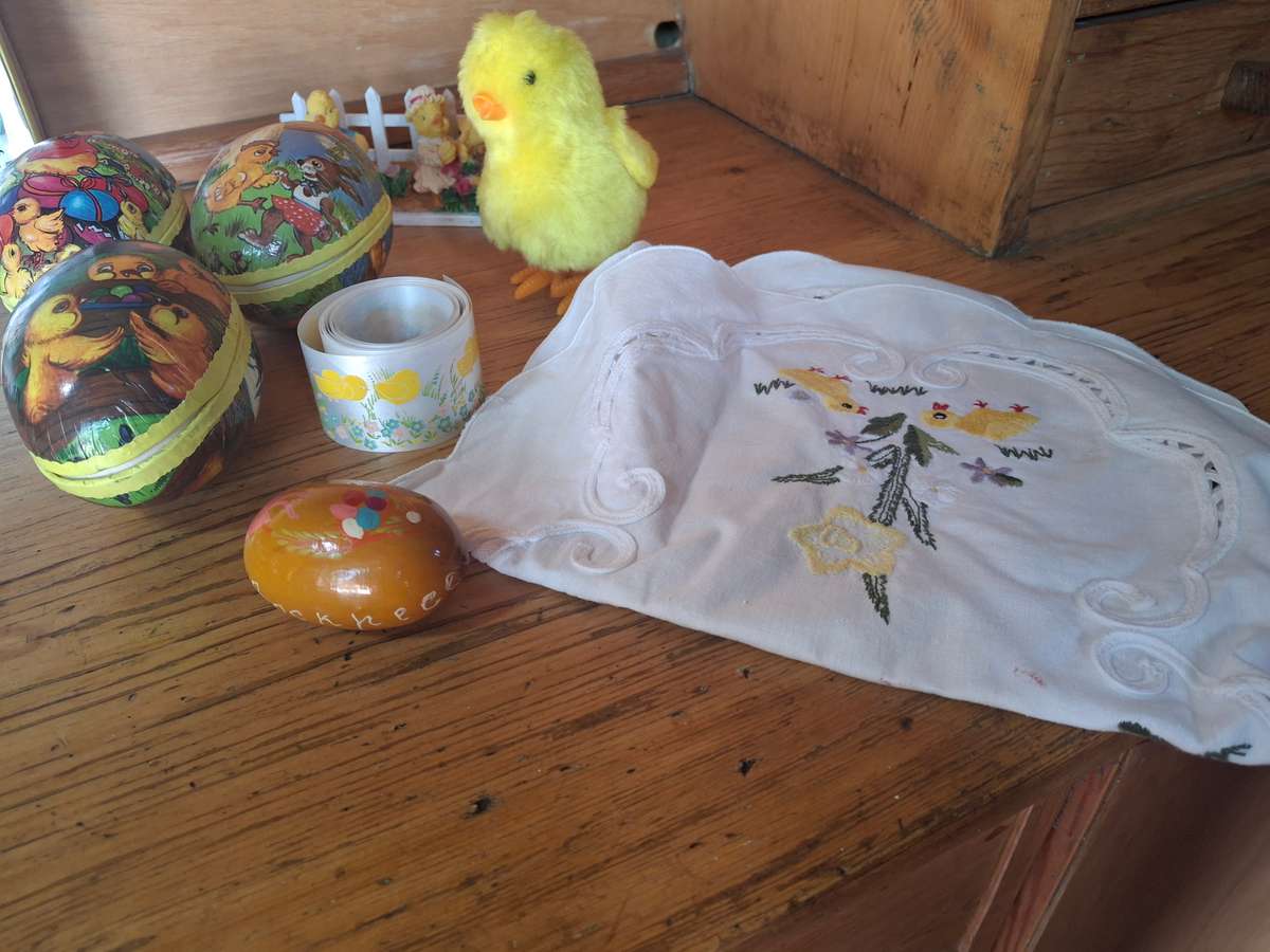 Cute easter display items