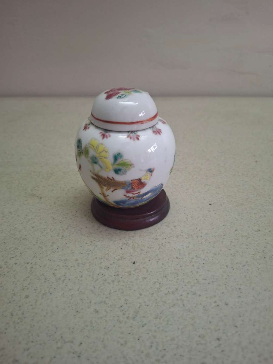 Small mini procelain ginger jar on stand