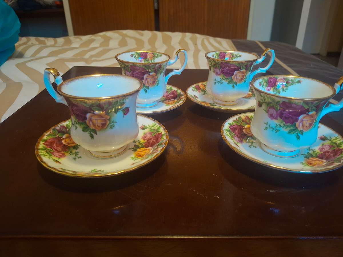 Four royal albert old country roses coffee cups and saucers
