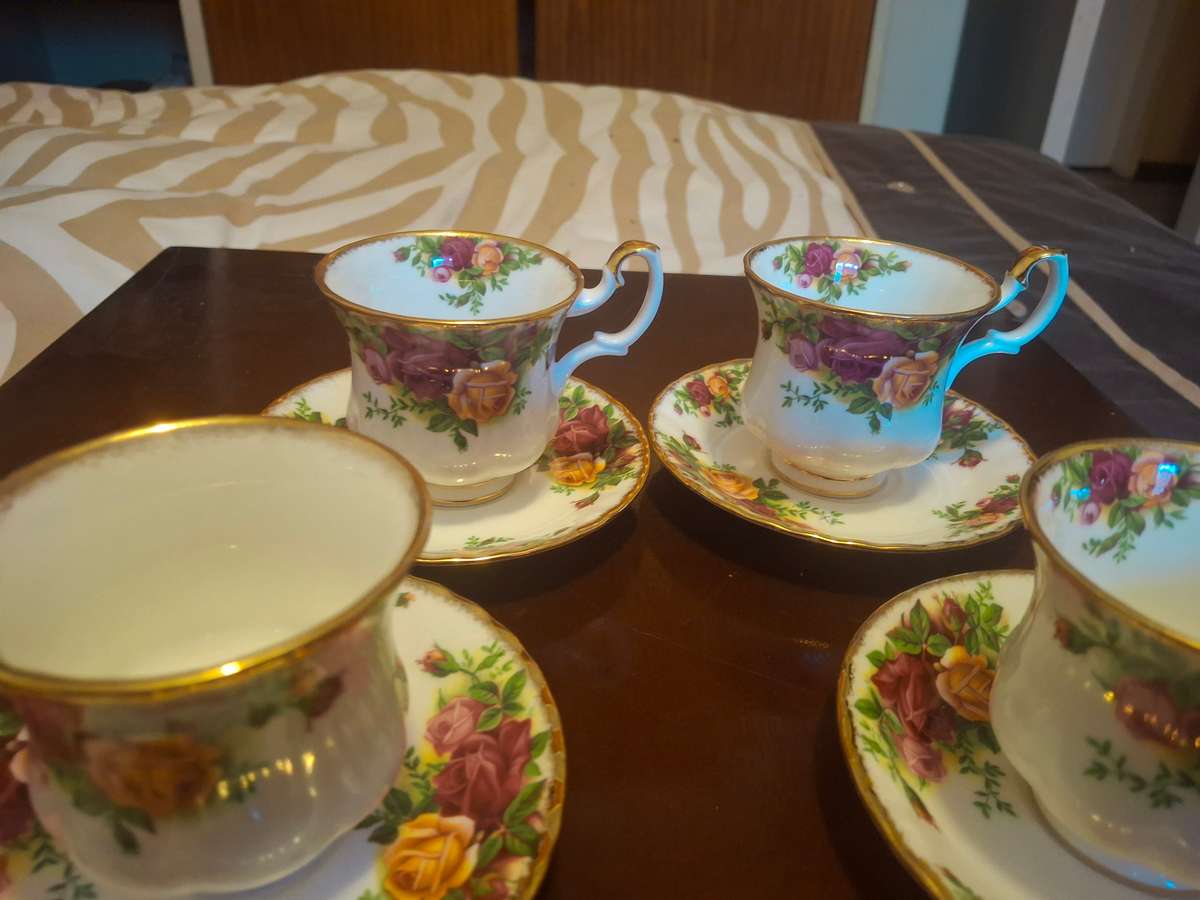 Four royal albert old country roses coffee cups and saucers