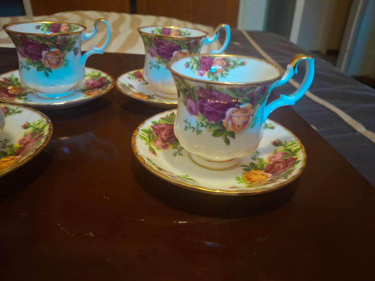 Four royal albert old country roses coffee cups and saucers