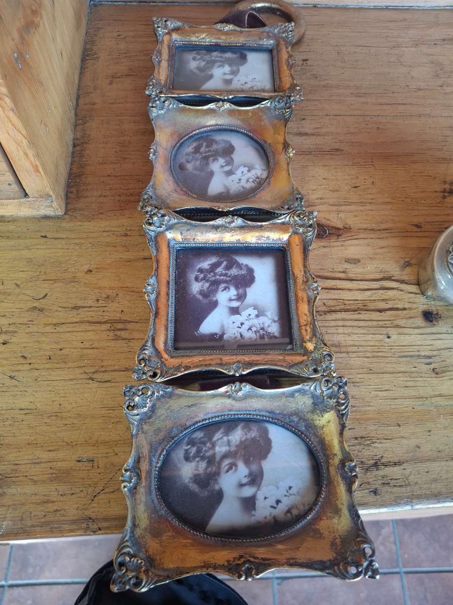 Stunning orante lot of small frames wall hanging