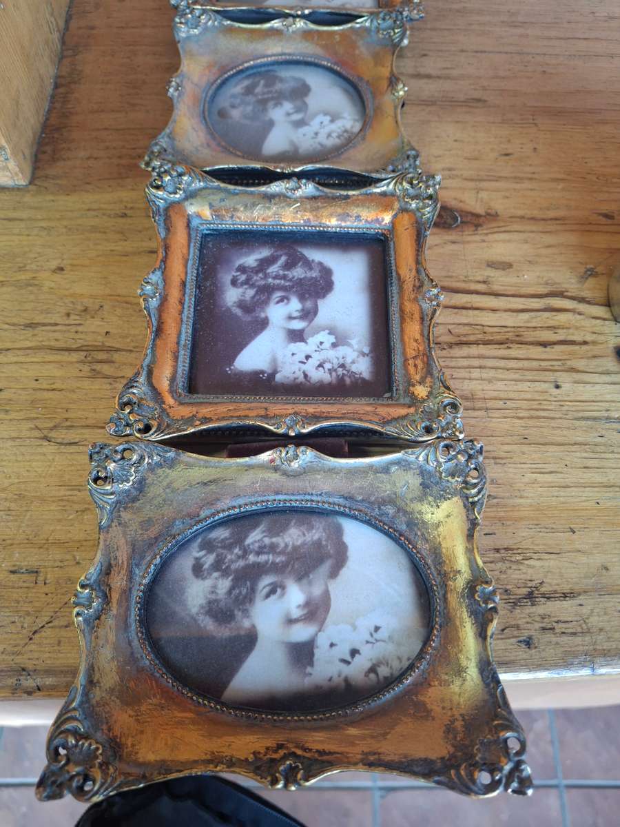 Stunning orante lot of small frames wall hanging