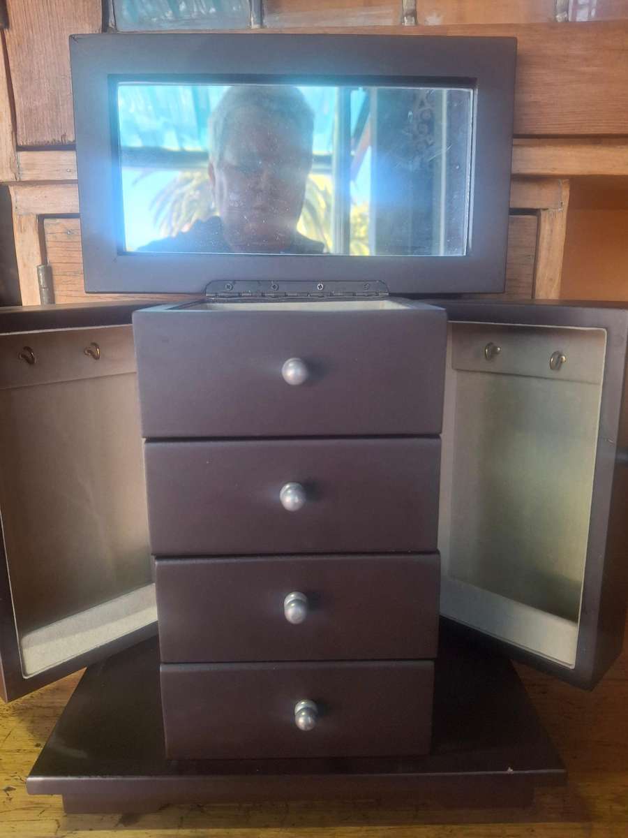 Nice comdition jewerly box