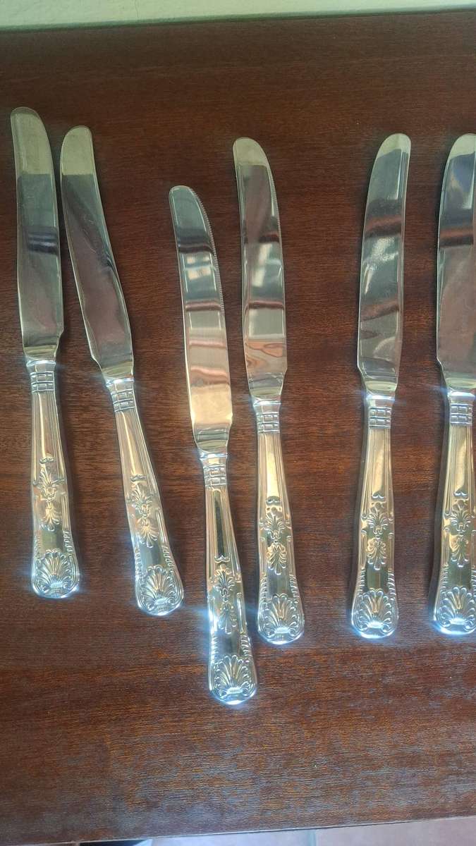 Set of six sliver plated butter knifes kings pattern