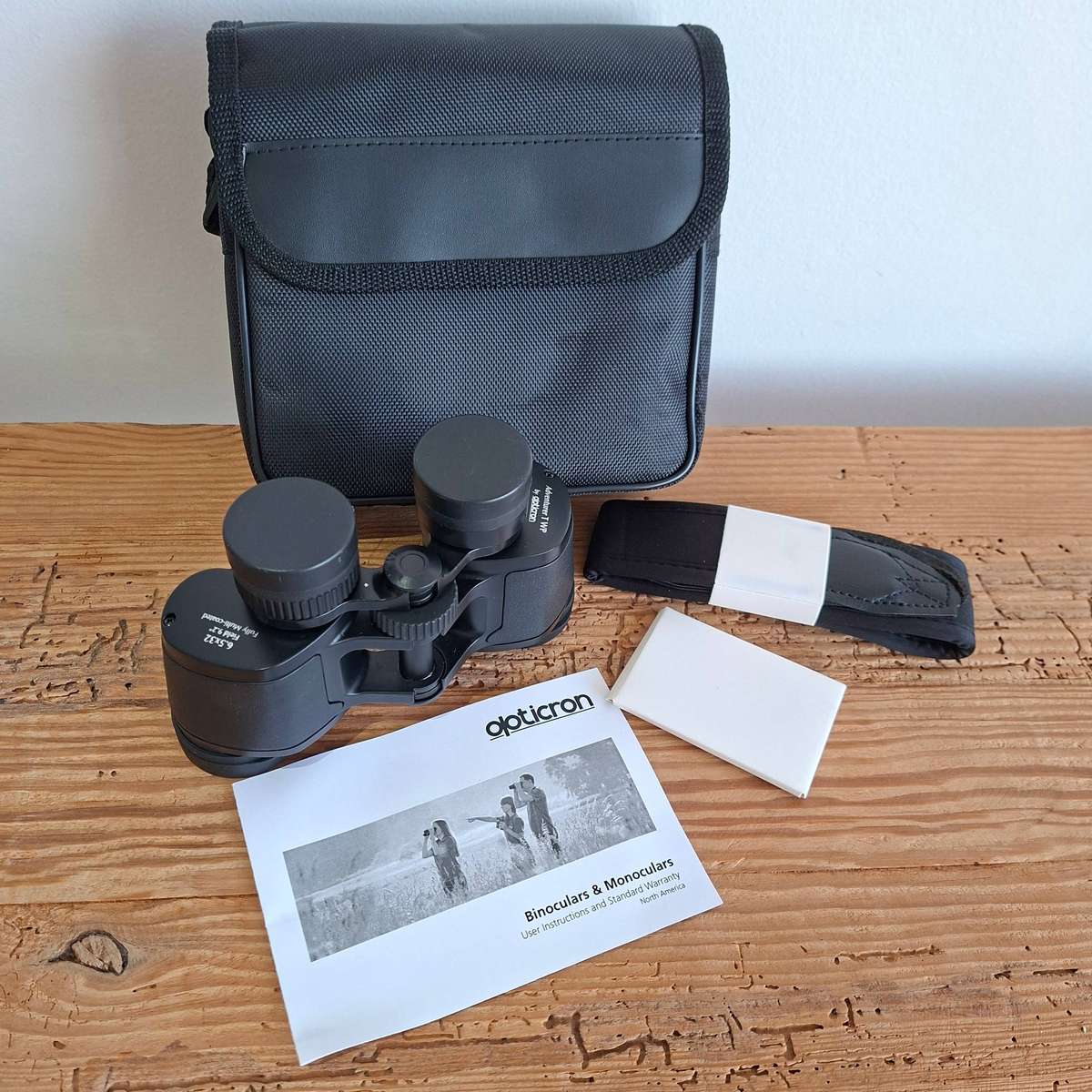 Opticron 6.5x32 Adventurer T WP Binoculars (R2000 New, Selling for R700)