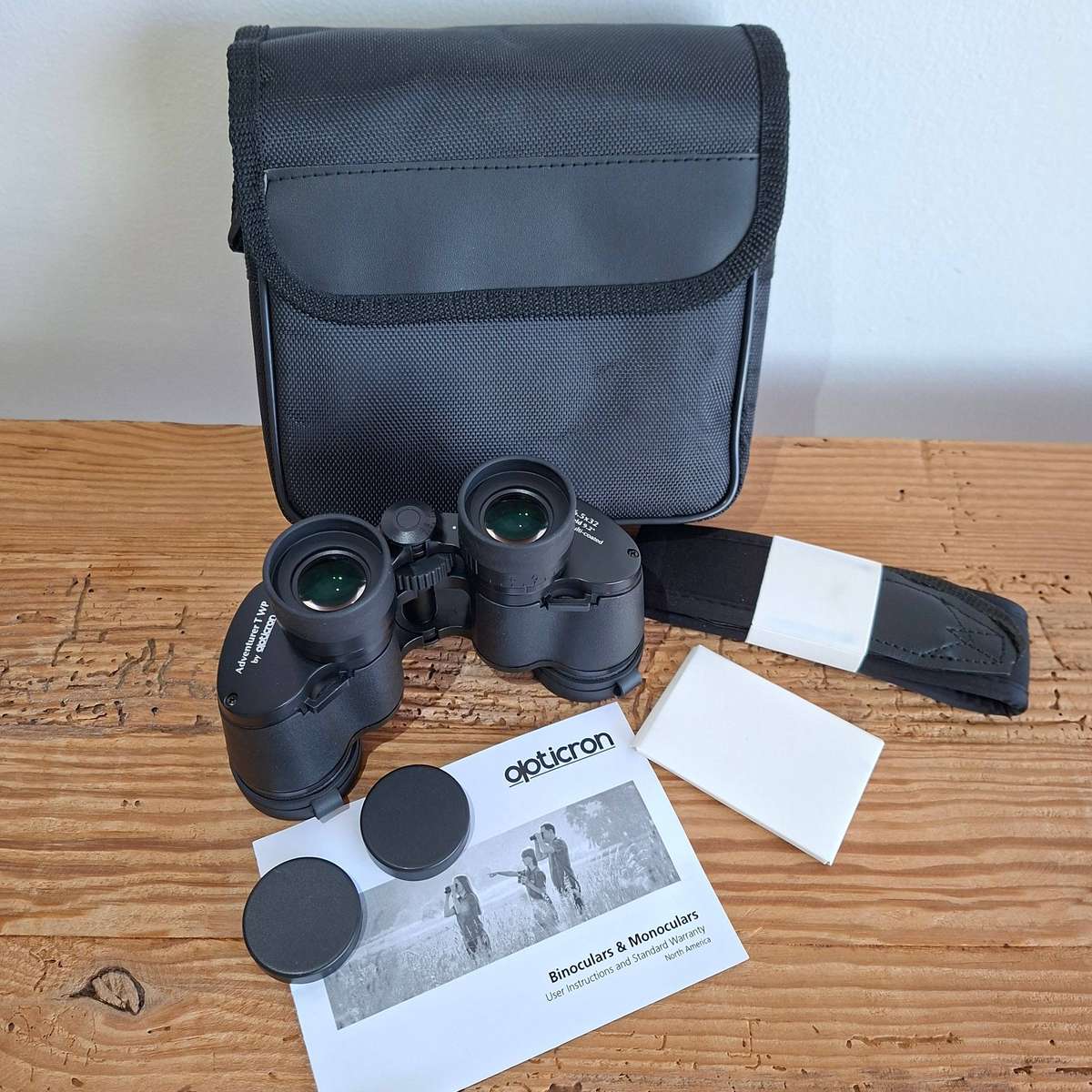 Opticron 6.5x32 Adventurer T WP Binoculars (R2000 New, Selling for R700)