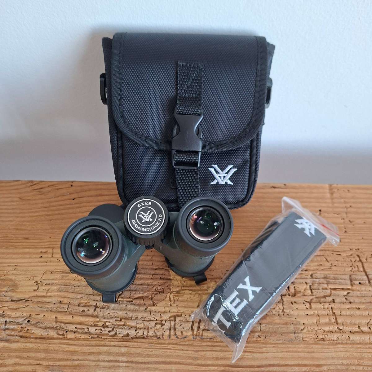 Vortex 8x28 Diamondback HD Binoculars