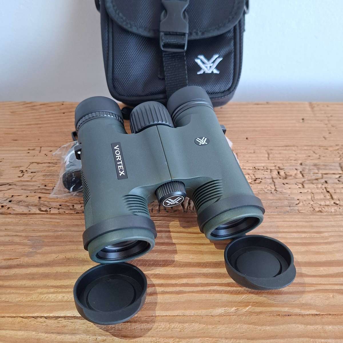 Vortex 8x28 Diamondback HD Binoculars