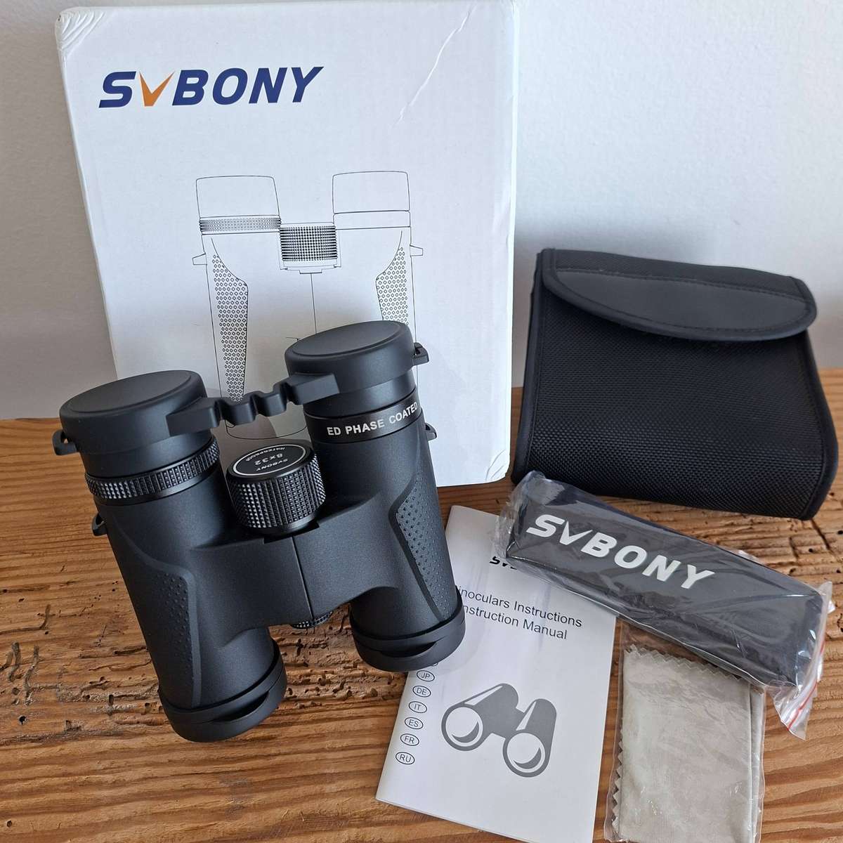 SVBONY 8x32 SV202 ED Binoculars (R2550 New, Selling for R1500)