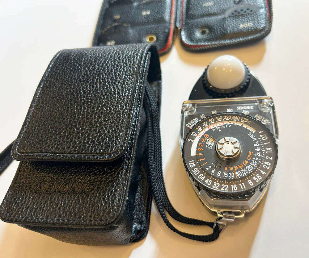 Sekonic Studio Deluxe ll / L-398M Exposure Meter with full set of Direct Reading Slides