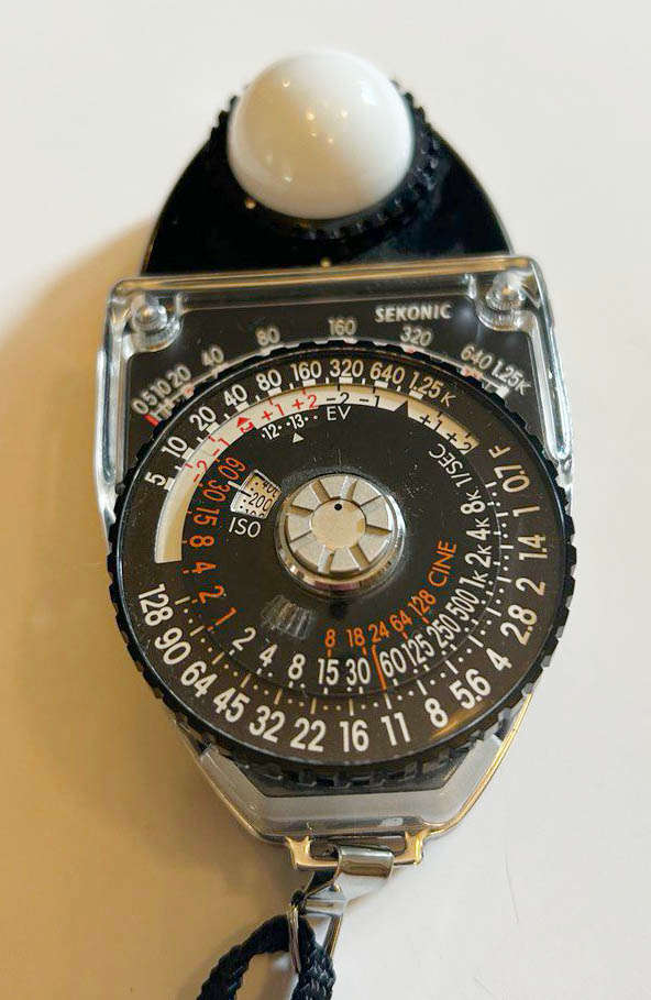 Sekonic Studio Deluxe ll / L-398M Exposure Meter with full set of Direct Reading Slides