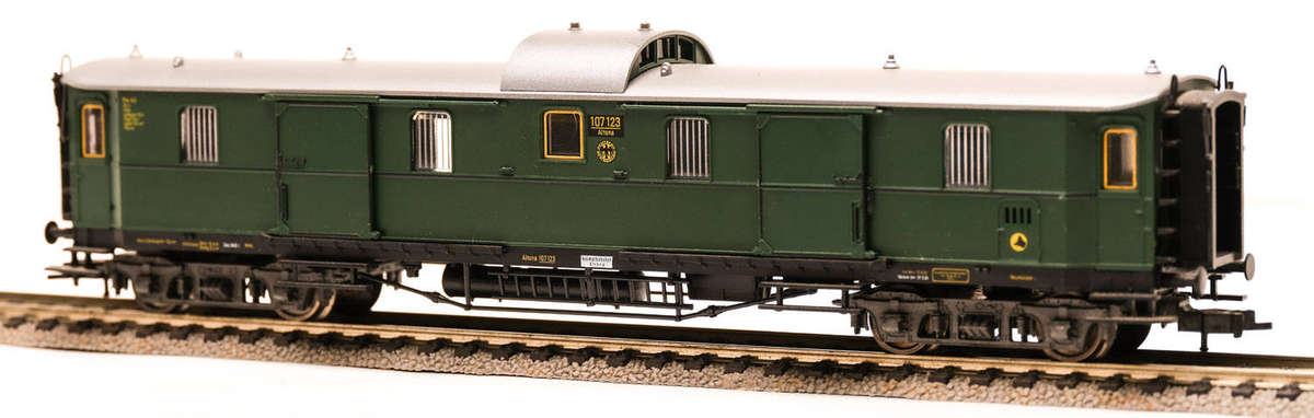 Fleischmann: 5080K Express Baggage Car of the DRG (HO)