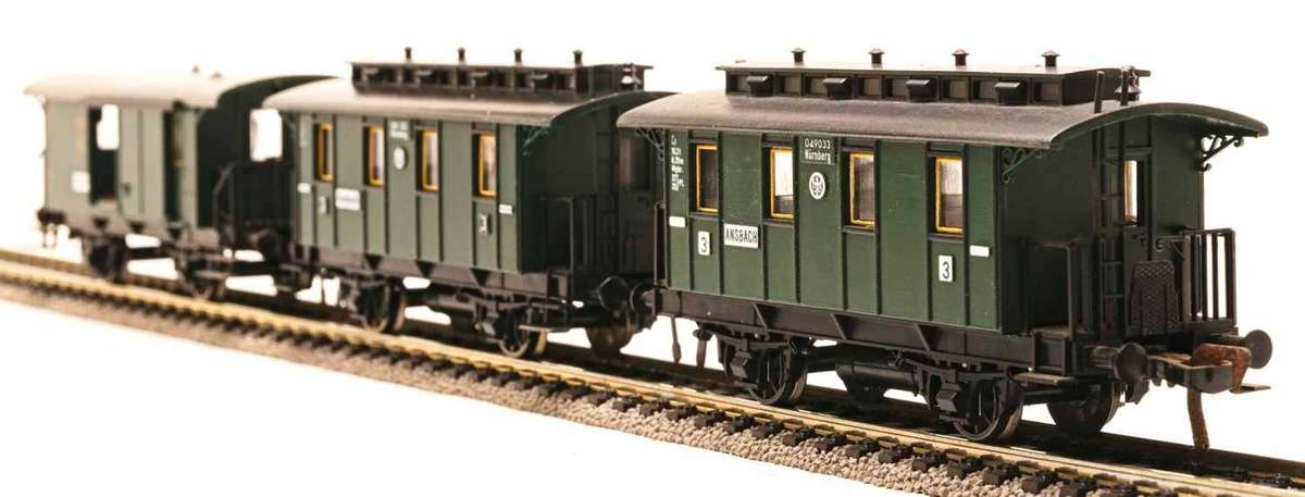 FLEISCHMANN: 2x DRG 3RD CLASS PASSENGER & 1x BAGGAGE COACH (HO)