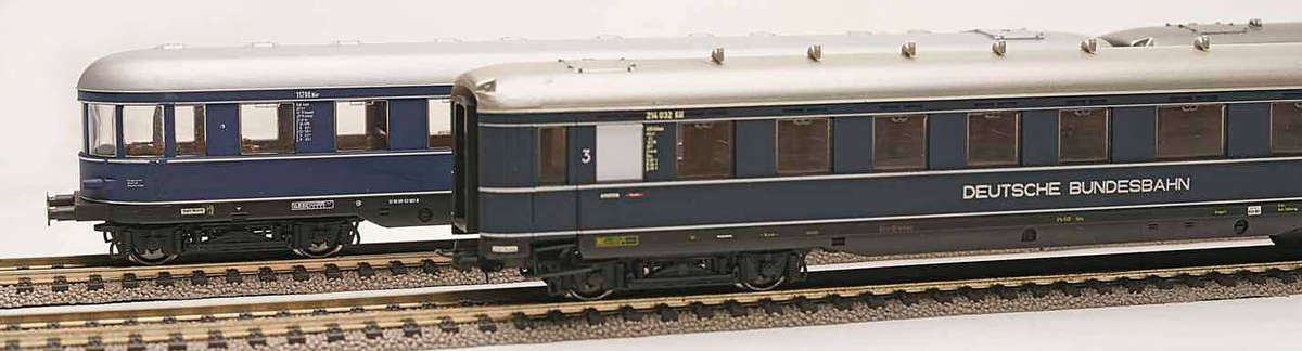 Trix & Liliput Passenger Coaches of the DB (HO) 4x