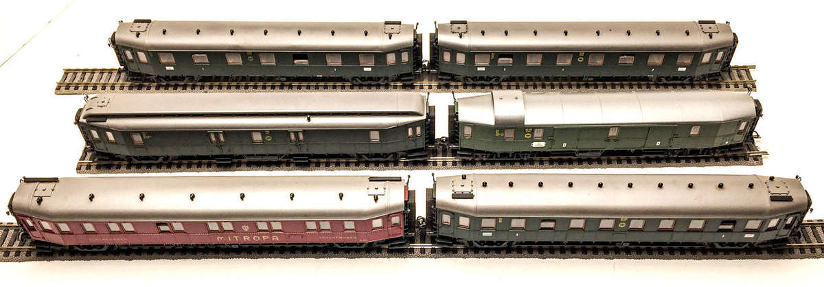 ROCO EXPRESS WAGONS OF THE DRG (HO) X6