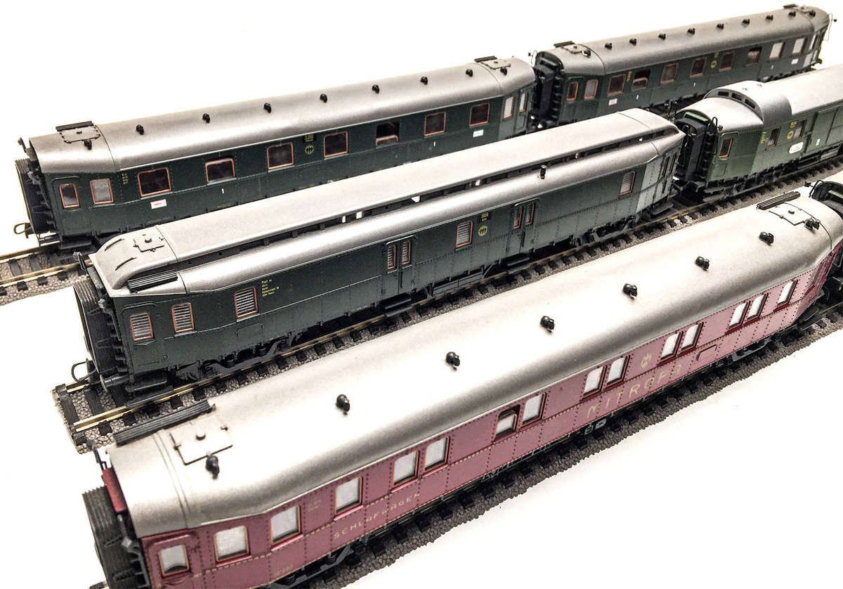 ROCO EXPRESS WAGONS OF THE DRG (HO) X6