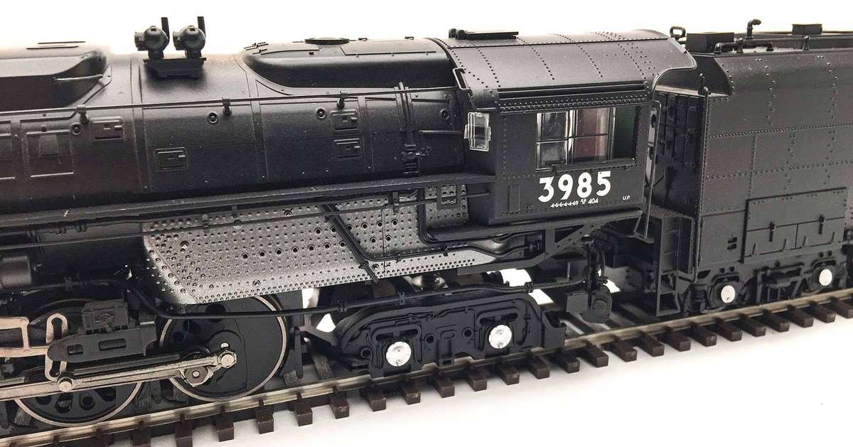 ATHEARN GENESIS CHALLENGER 4-6-6-4 With DCC & Sound, UNION PACIFIC #3985 Modern