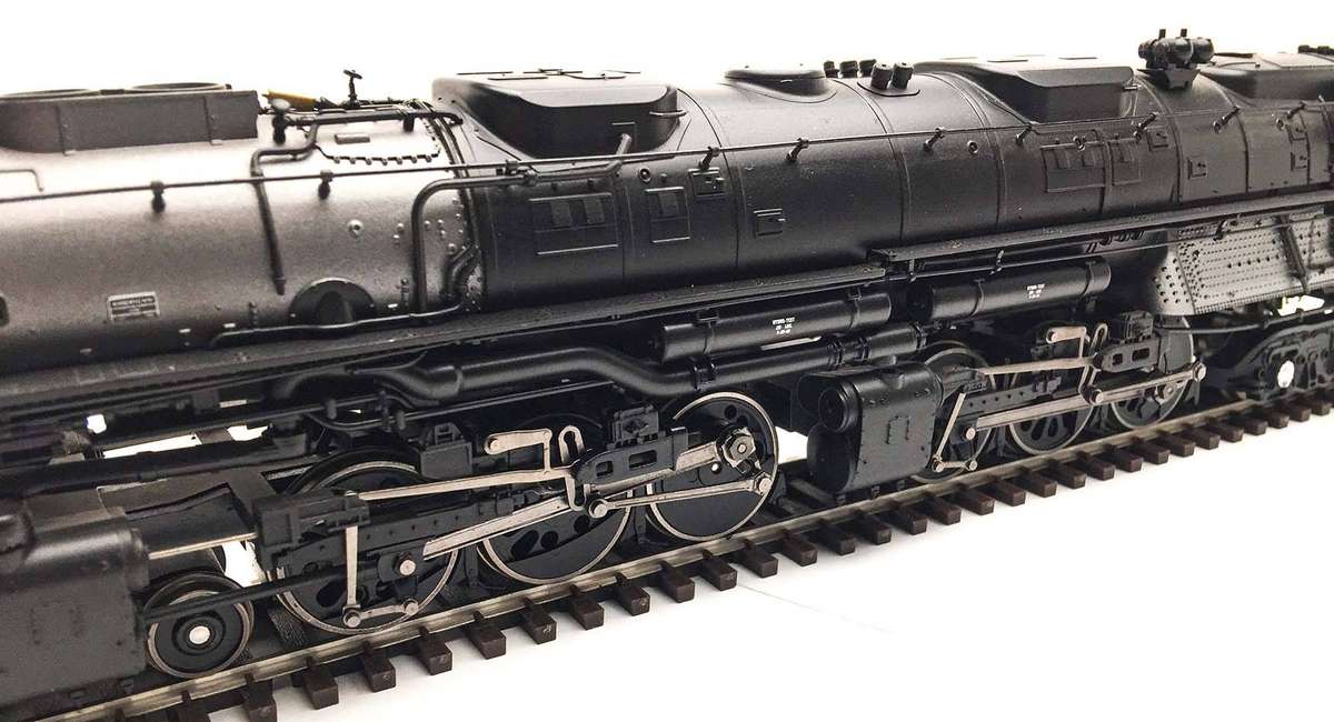 ATHEARN GENESIS CHALLENGER 4-6-6-4 With DCC & Sound, UNION PACIFIC #3985 Modern