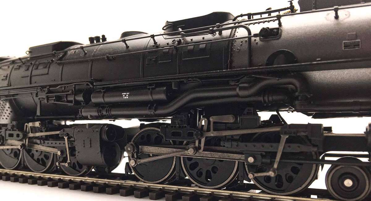 ATHEARN GENESIS CHALLENGER 4-6-6-4 With DCC & Sound, UNION PACIFIC #3985 Modern