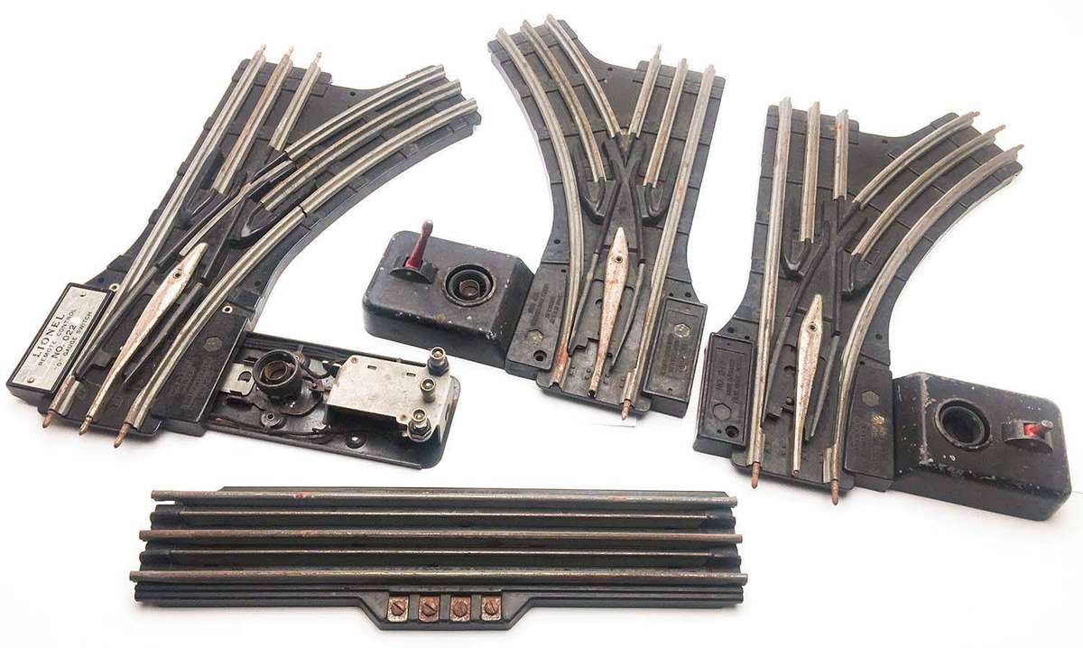 LIONEL STEAM LOCO'S & TRACK (O-Gauge)