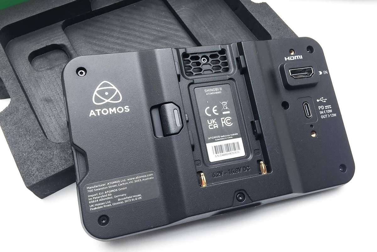Atomos Shinobi 2 Monitor plus Accessories