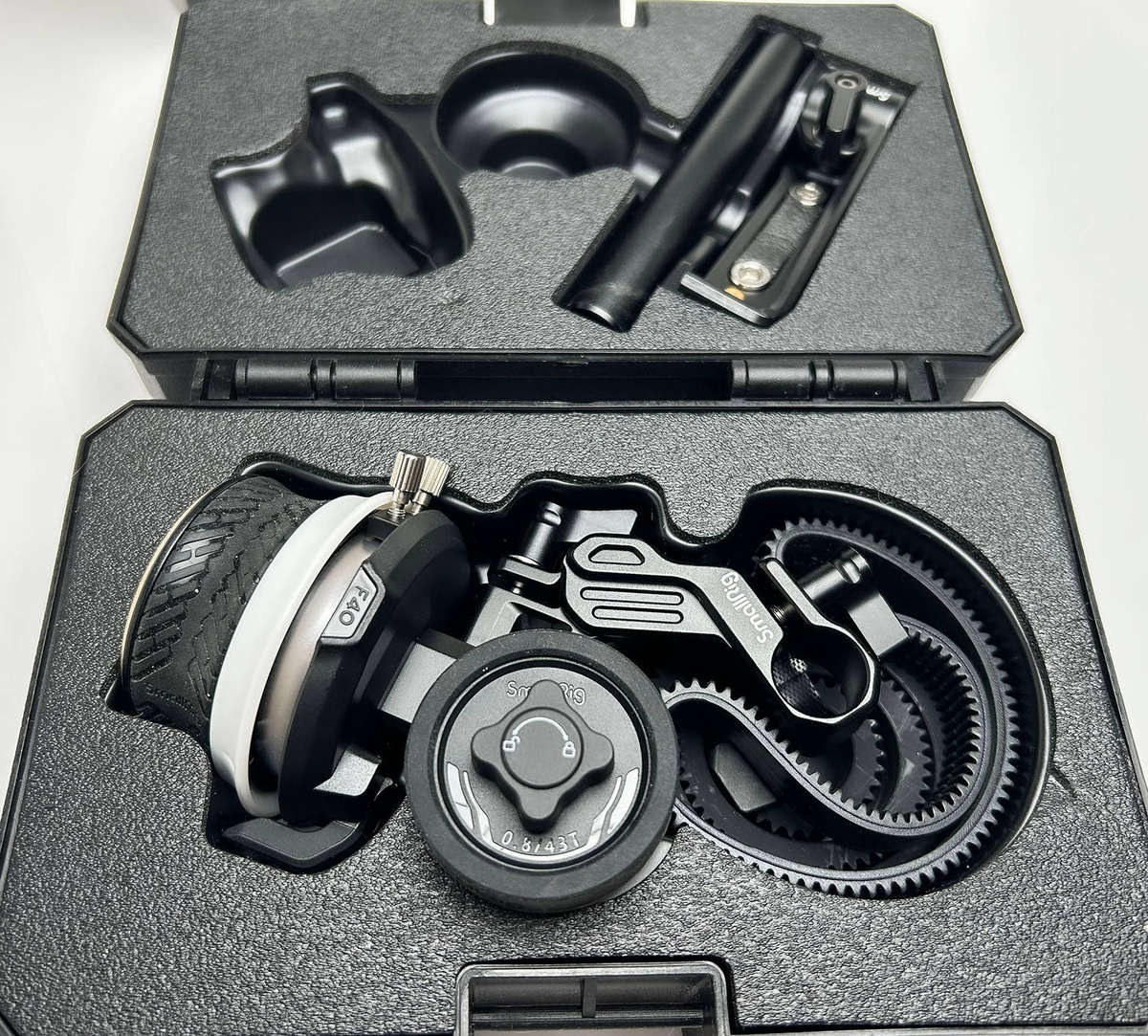 SmallRig Mini Follow Focus with extra lens gears
