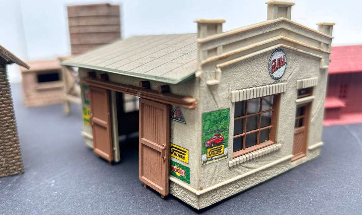 Assorted Railway Layout Buildings (9x) HO