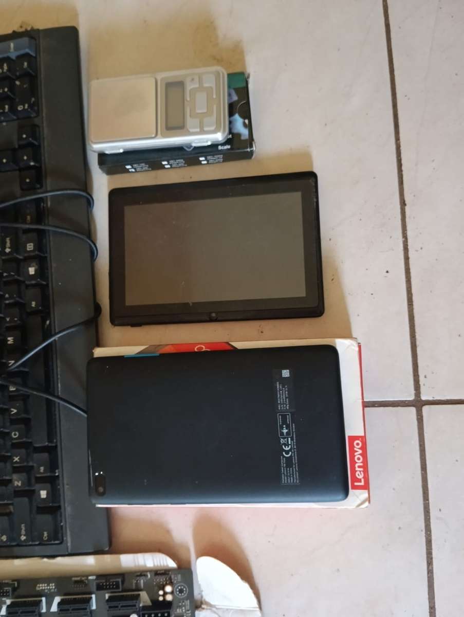 BULK LOT ELECTRONICS