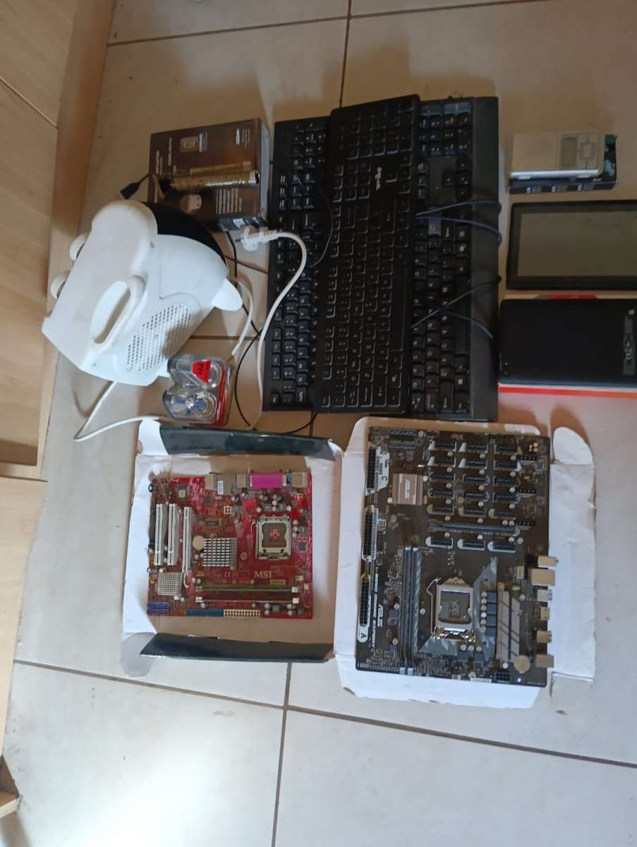 BULK LOT ELECTRONICS