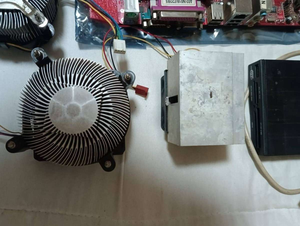 Desktop PC + Parts Combo (Please read)