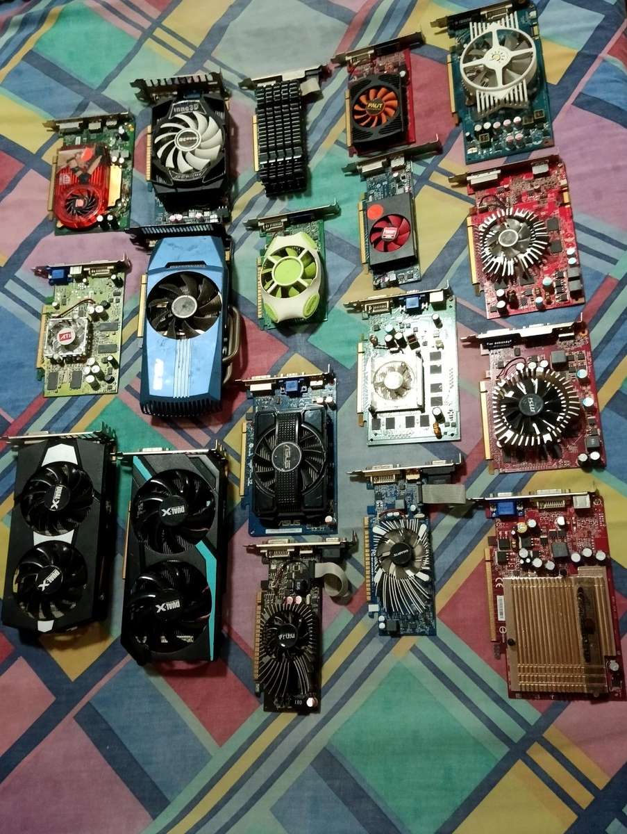 Bulk lot of 18 graphics cards