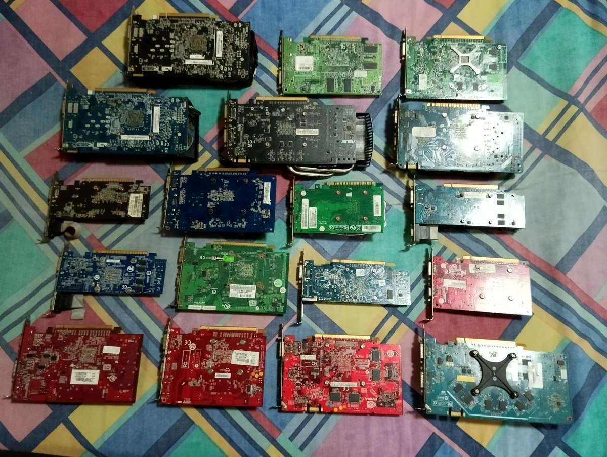 Bulk lot of 18 graphics cards